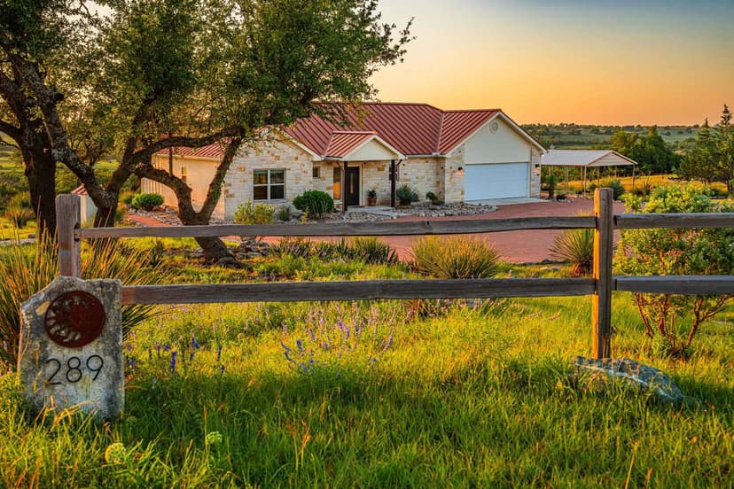 Gillespie County | Scenic Trail Retreat | W of Fredericksburg