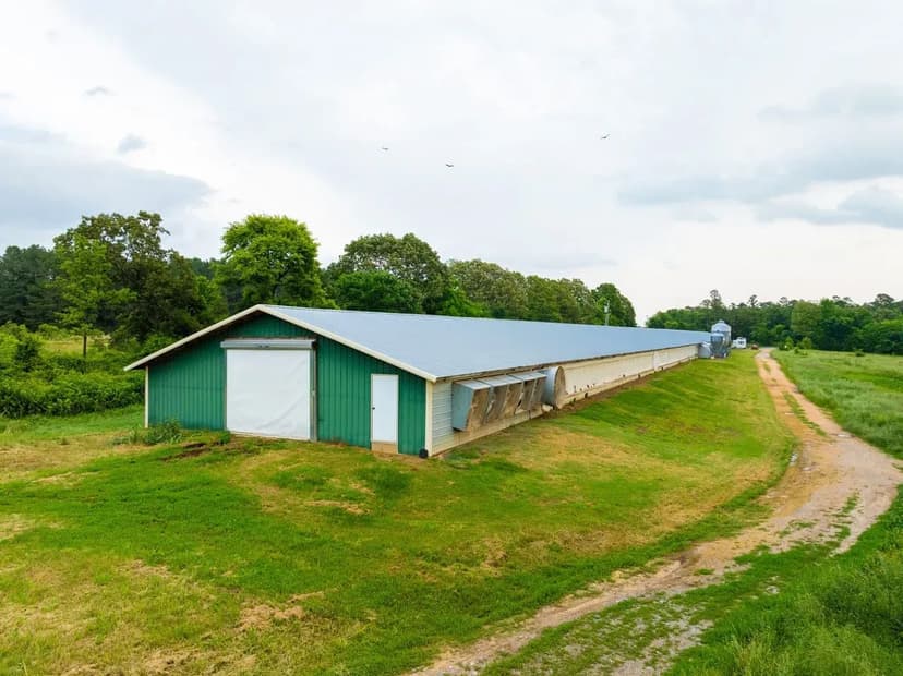 Peco Egg House, 20 +/- Acres, Cave City, Arkansas