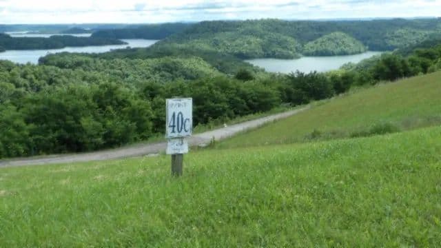 0.51 AC WITH YEAR AROUND DALE HOLLOW LAKE & MOUNTAIN VIEWS