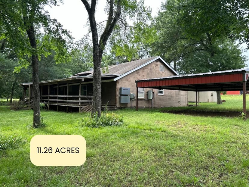 Homestead on 11.26 Acres.