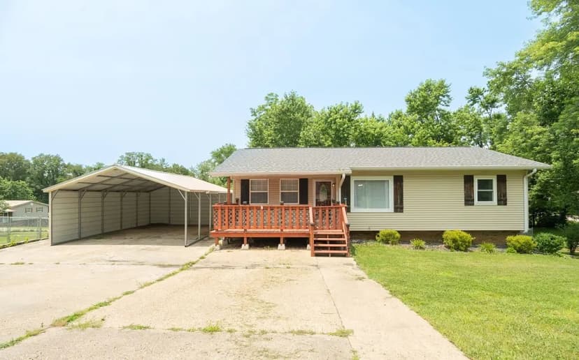 Beautifully Updated 5 Bed 3 Bath Home in Dexter, MO