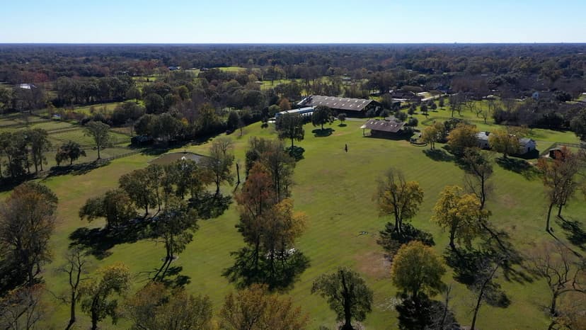 100 Acre Equestrian Center in Lafayette Parish, LA 