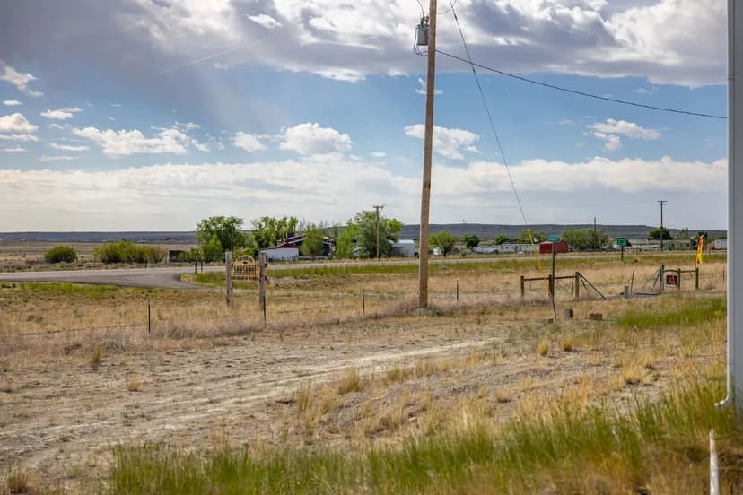 Shoshoni Shop with Living Quarters