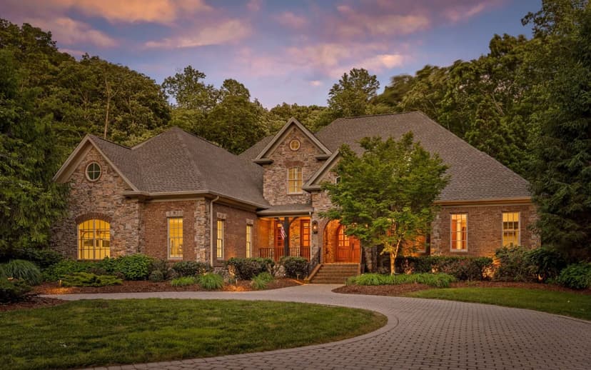  SECLUDED ACREAGE ESTATE Nestled on 18+/- acres