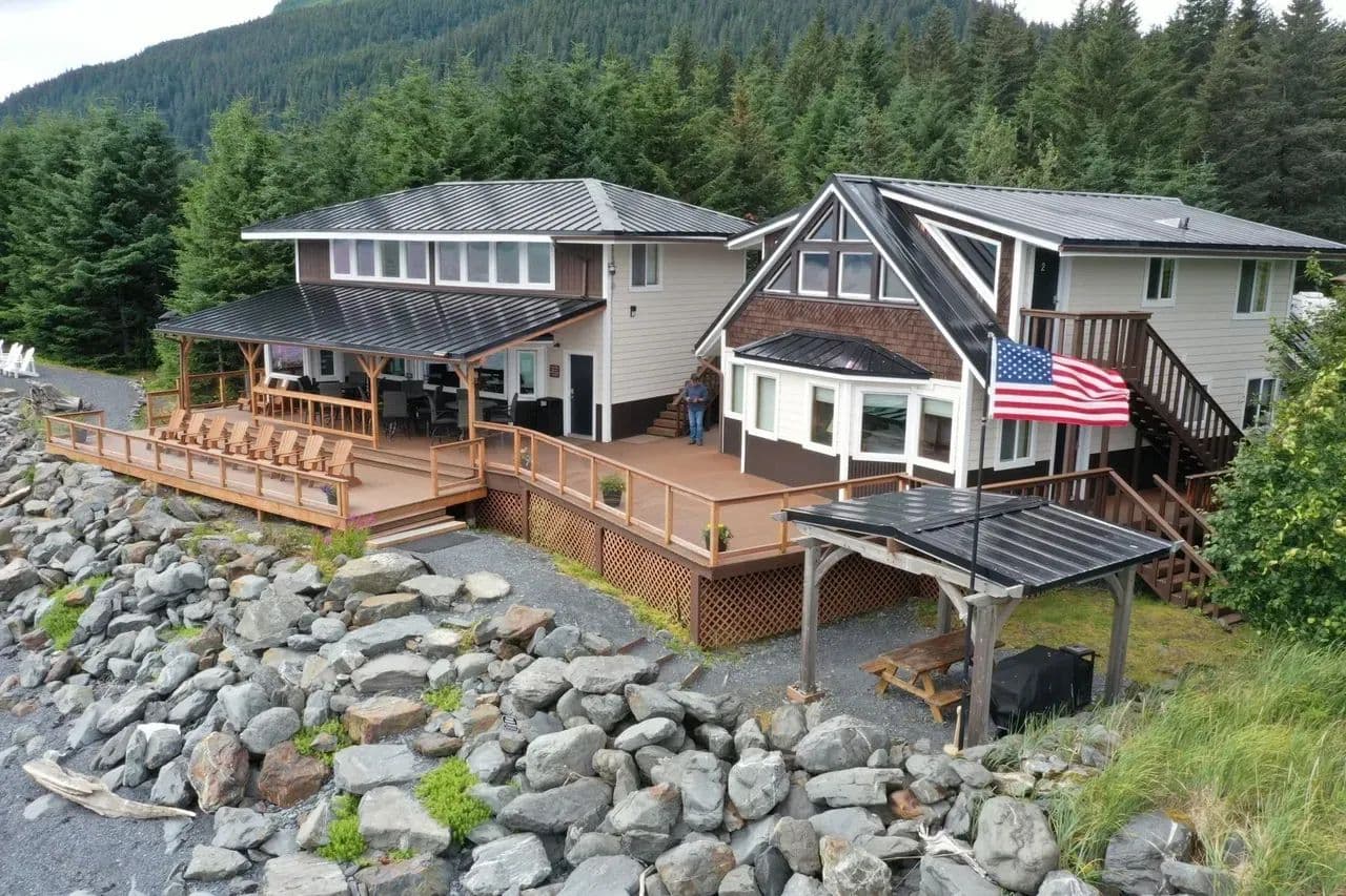 13970 Beach Dr, Seward, AK 99664 Resurrection Lodge on the Bay & Resurrection Guest House & Cottages - Seward, Alaska, 39709-9664