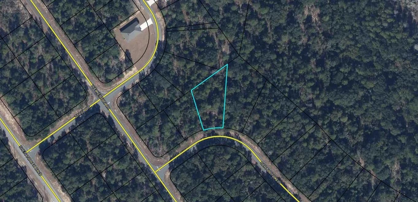 0.39 Acres of Land for Sale in Chipley, FL - Chipley, Florida, 32428