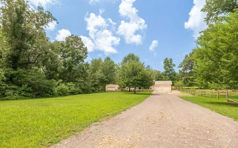 3-Bedroom, 2-Bathroom Home For Sale in Dexter, MO