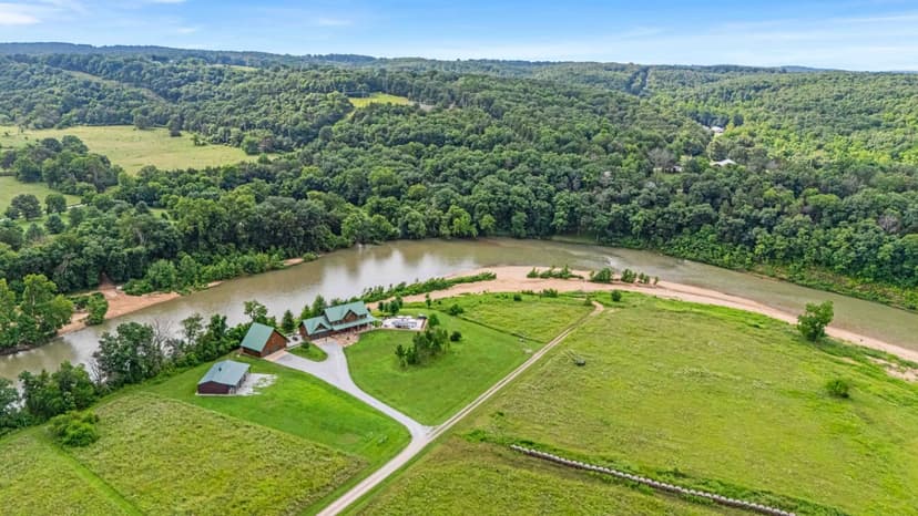 Private Riverfront Home on 4 Acres in Tecumseh, MO