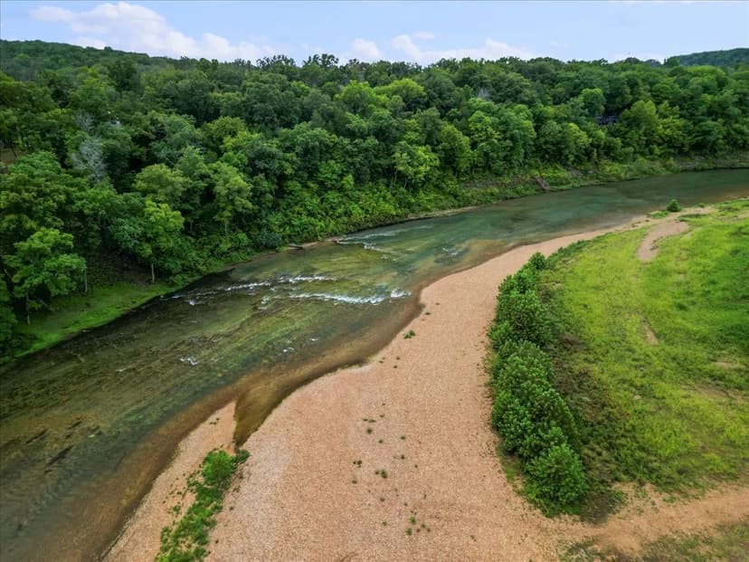 Private Riverfront Home on 4 Acres in Tecumseh, MO