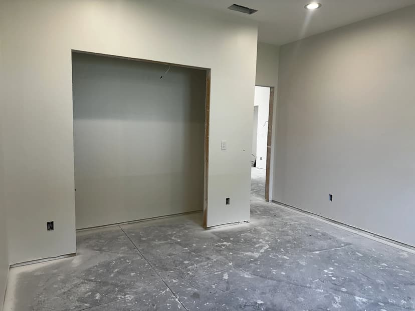 Arnold Townhome - 308 S Walnut