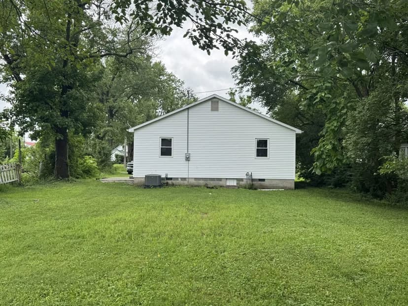 408 West 5th Flora IL 62839