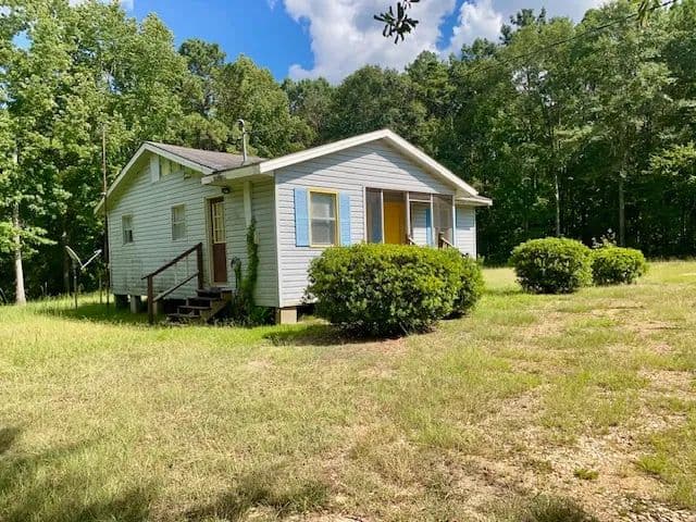 Home on 0.91 Acres | Magnolia, MS