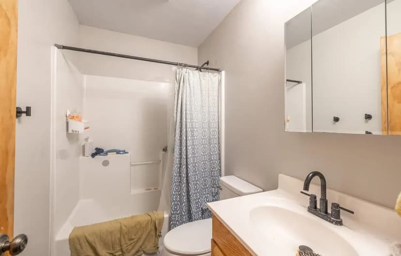 20 acres, home, barn & lake, 147 Trails End Rd, Steelville