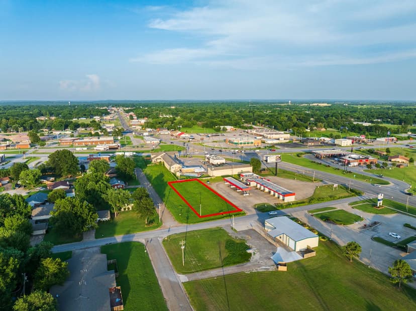 1 Ash Avenue Wagoner, OK 74467