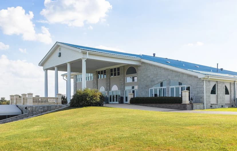 75-Acre Luxury Estate in Melbourne, AR for Sale