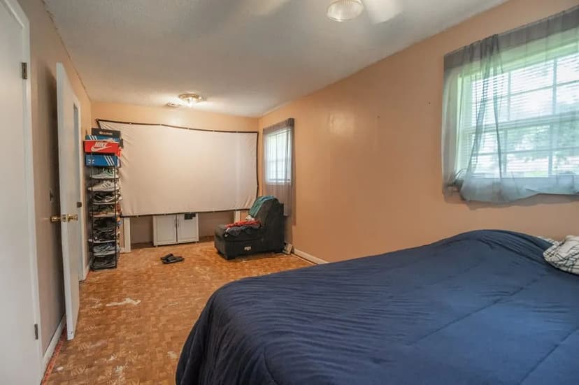 Charming Home in Maco Acres Subdivision in Malden, MO