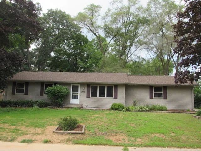 5 Bedroom 2.5 Bath Home in Pardeeville, WI