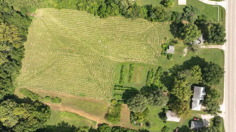 5925 State Route 140, Moro, IL