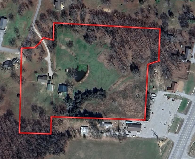 3 Bed 2 Bath, 10 +/- Acres, Shop, Barn, Fully Fenced, Batesville, Arkansas