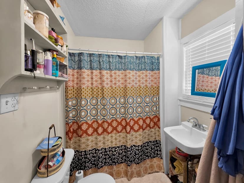 623 & 617 N Main St, Liberty, TX 77575