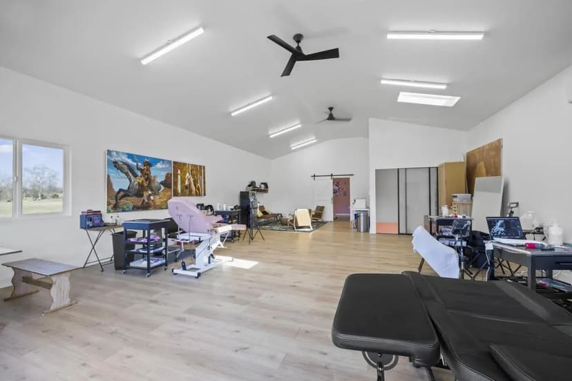 356 W Oak Grove Road NW