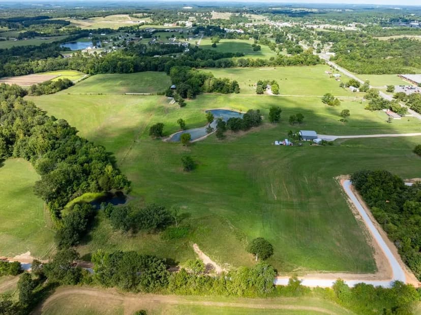 5.3 +/- Acres, Cleared, Water and Electric, Cave City, Arkansas