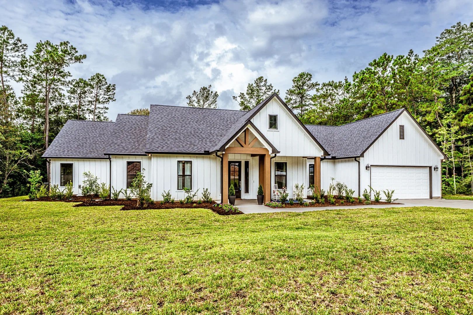 Modern Farmhouse on 1 Acre with Attached Guest House - New Waverly, Texas, 77358