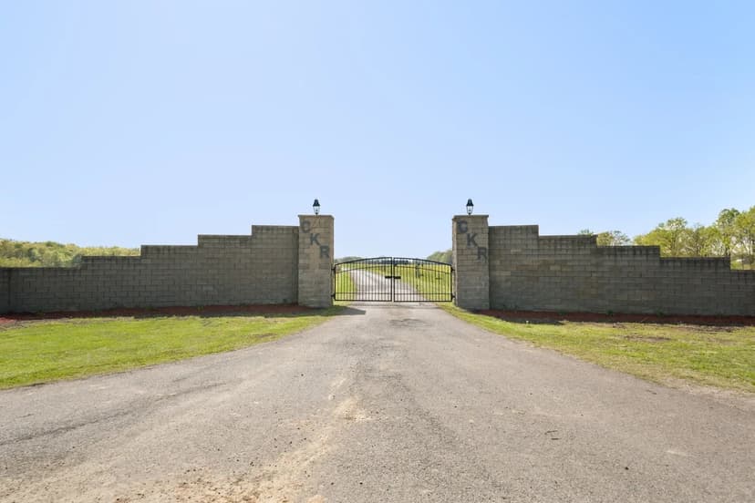 Premier Tennessee Ranch & Event Center for Sale