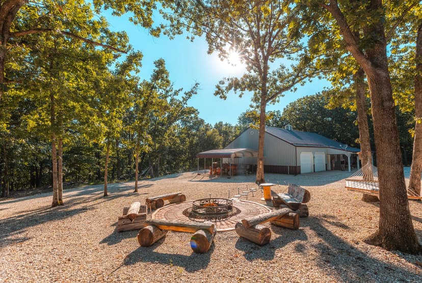 24418 Golden Beach Rd, Eldon, MO