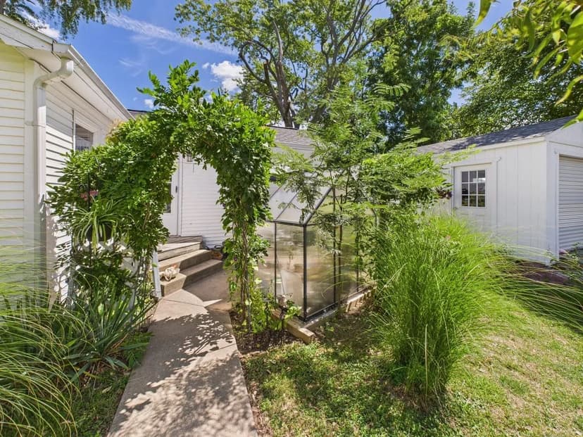 1 Bed 1 Bath Home for Sale Georgetown, IL