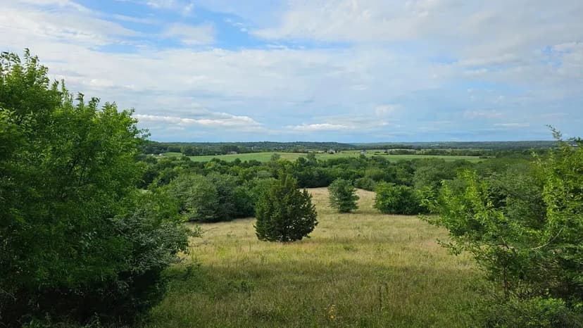 154+ Acres Lawrence, KS - Scenic Views, Great Hunting, Farmland