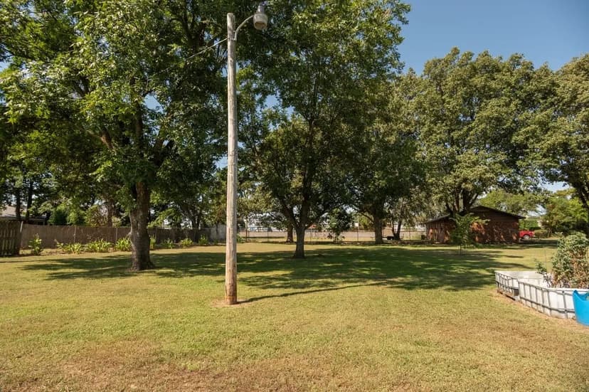 Spacious 3-Bed Home For Sale in Malden, MO