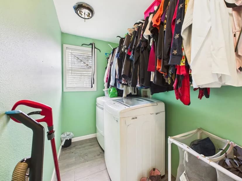 Spacious 3-Bed Home For Sale in Bernie, MO