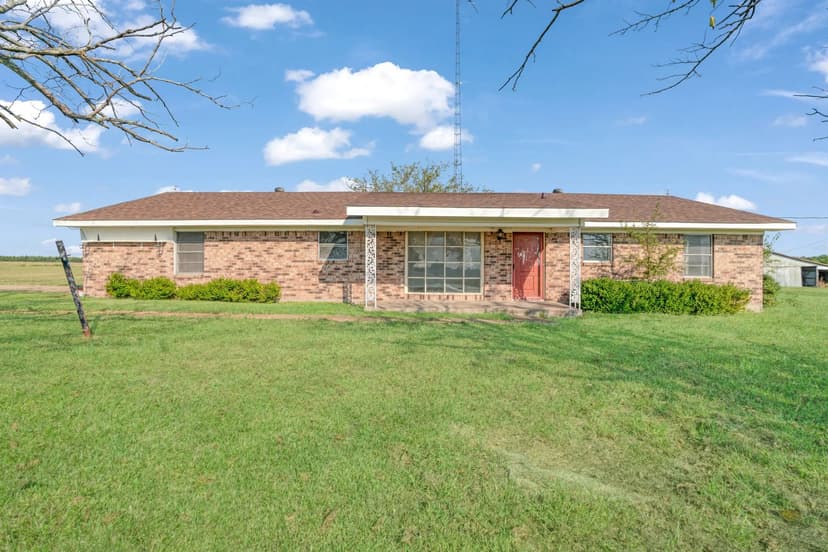 Country Home with 1.5 Acres in Cooper, TX