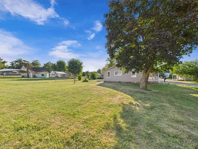 3 Bed 2 Bath Home with Basement for Sale Ridgefarm, IL