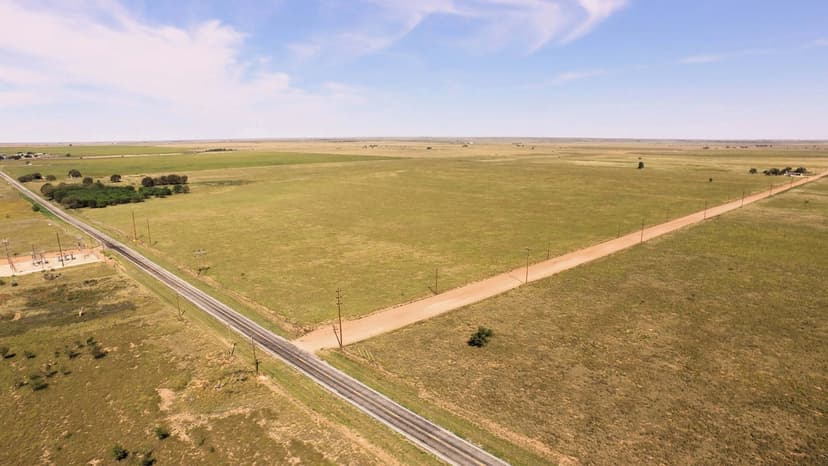 Grassland with Abundant Wildlife & Substation Proximity