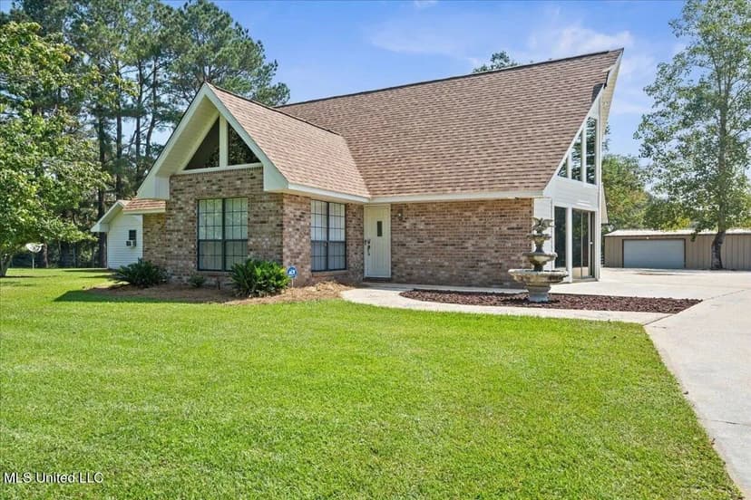 Pike Co Home with 125 Acres in North Pike School District 