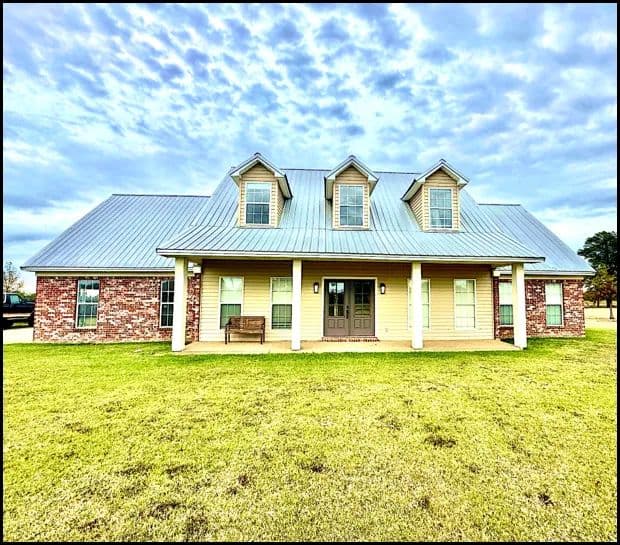 Home in Bolivar County at 64 Horseshoe Drive in Merigold, MS