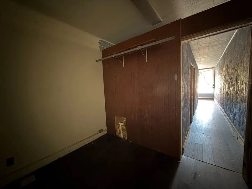 Commercial Property in Courthouse Square For Sale in Doniphan, MO