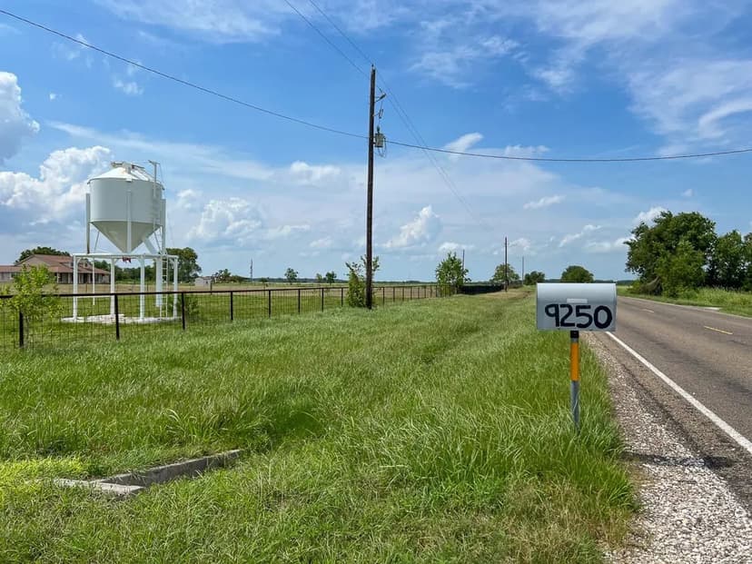 27 Acres | FM 686