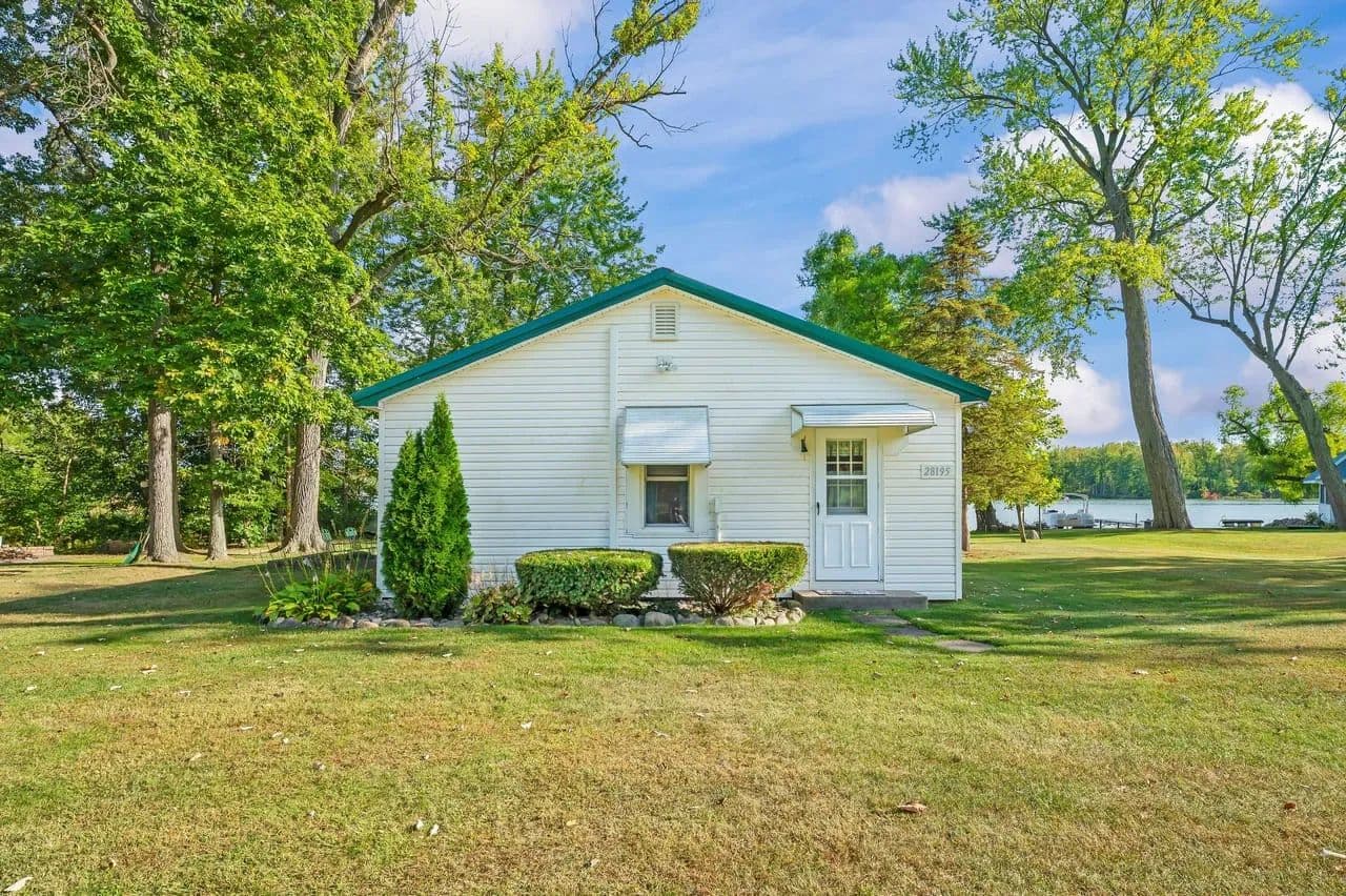 Fish, Relax, Repeat — Lakefront Living in Sturgis - Sturgis, Michigan, 49091