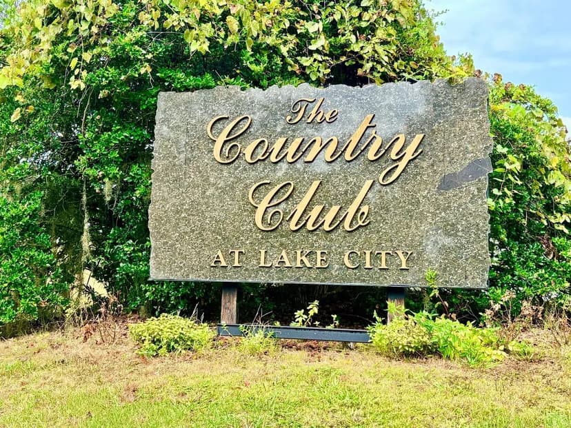 4/2.5 Two Story in Golf Course Community