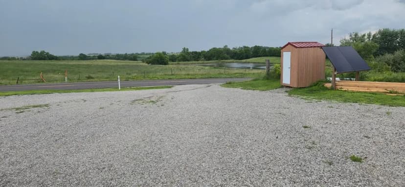 Like New Amish Built House & Barn in Martinville, MO