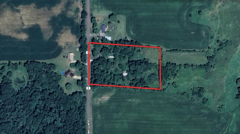 Marquette County Country 3 bedroom ranch home