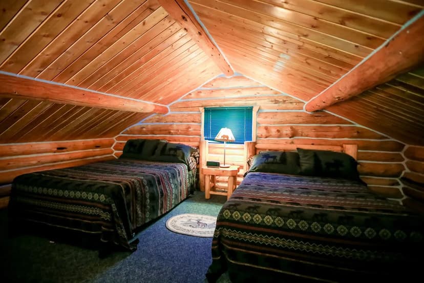 Snowshoe Lodge and Mountain Island