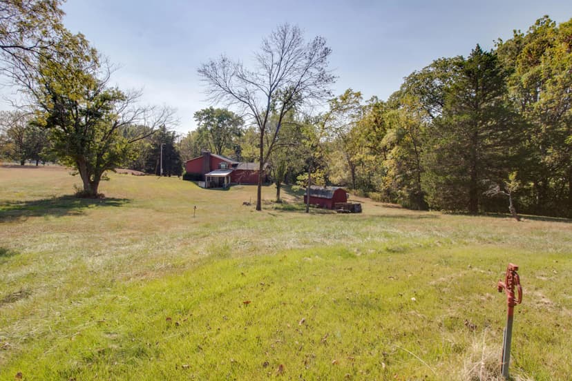 23850 Green Acres Rd. Dow, IL