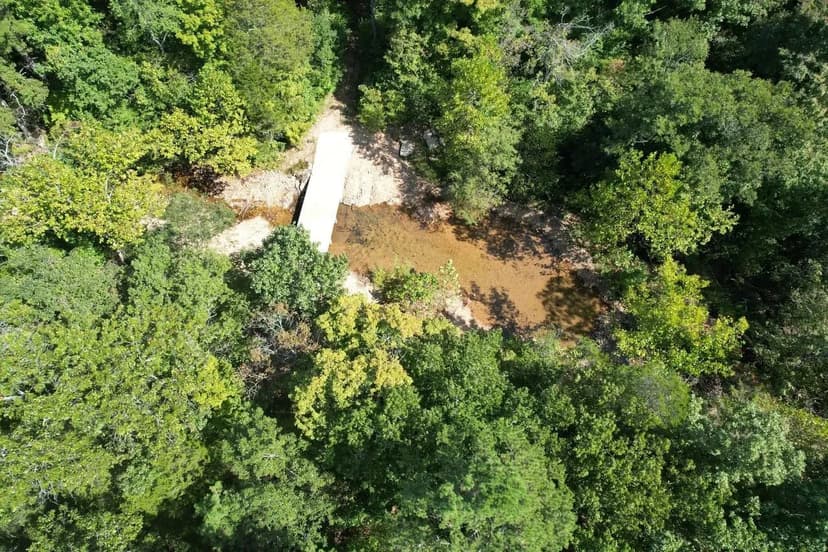 Spring and Creek Madison 25