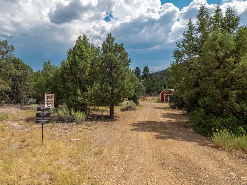 8-Acre Country Home in the Mountains of Mancos, Colorado for Sale