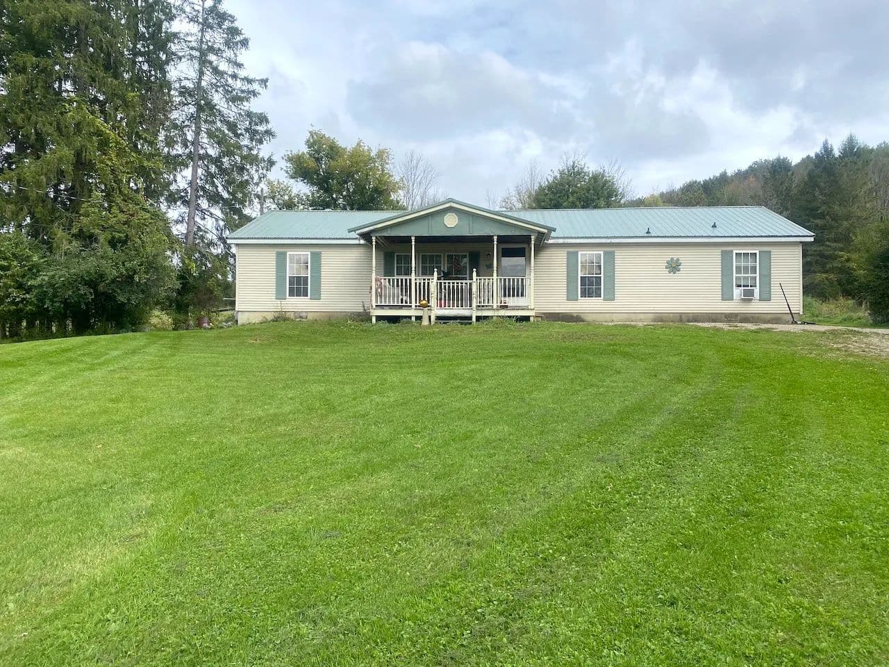 House with Garage on 1.1 acres in the Village of Angelica NY 66 High St - Angelica, New York, 14709