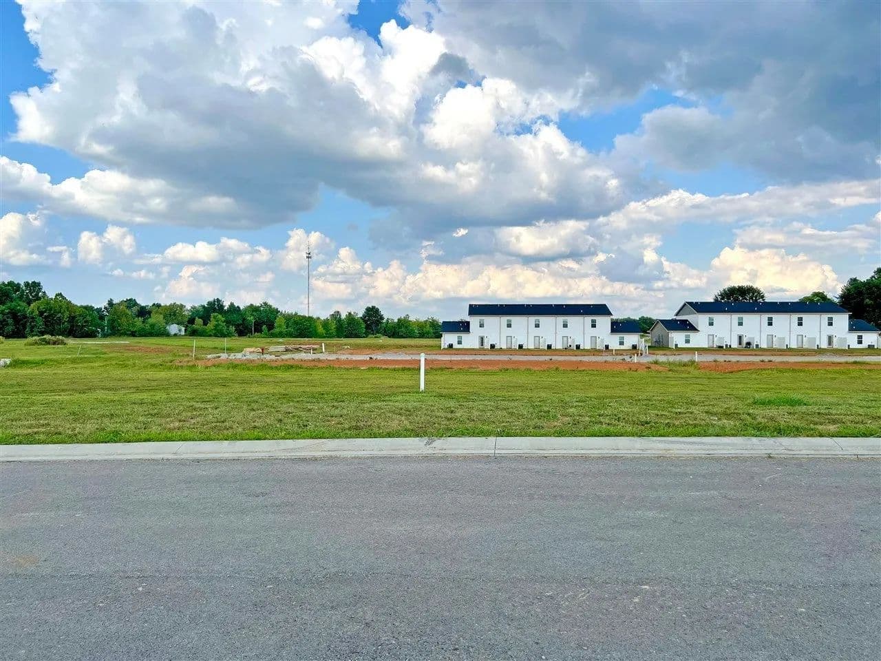 Lots & Land-Other in Franklin - Franklin, Kentucky, 42134